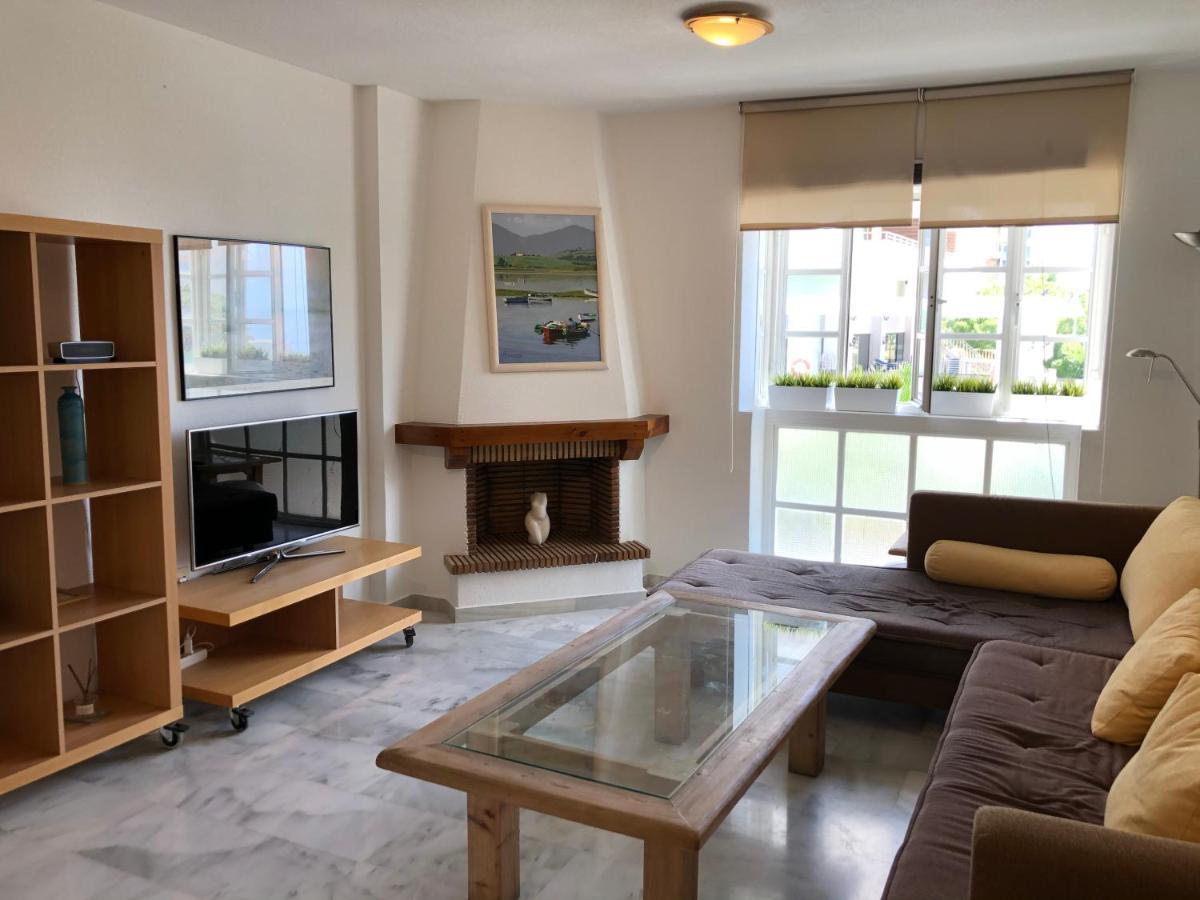 El Cortijuelo. Magnificent Triplex Terraced House With Rooftop Of 18M2, Overlooking The Sea. Parking Torremolinos Exterior foto